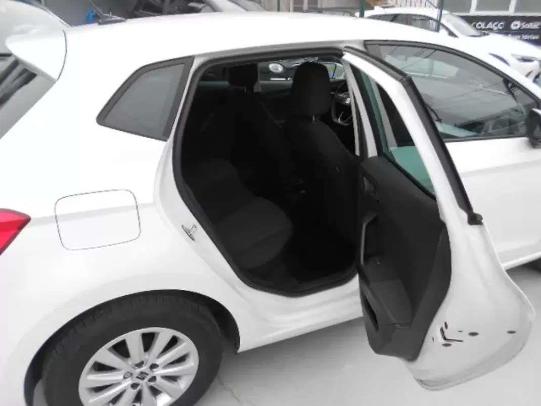 SEAT Ibiza 2025 - 17750 EUR, 17219 km - AUTO.MOTO.pt - 17219km - foto 8 de 13