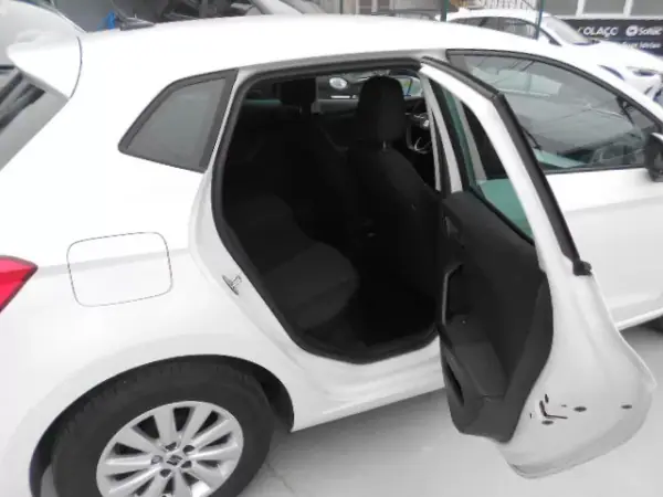 SEAT Ibiza 2025 - 17750 EUR, 17219 km - AUTO.MOTO.pt - 17219km - foto 8 de 13