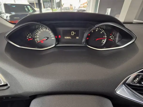 Peugeot 308 SW 2016 - 8990 EUR, 150869 km - AUTO.MOTO.pt - 150869km - foto 13 de 31