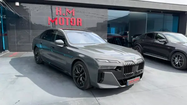 BMW i7 xDrive60 Pack Desportivo M Pro 2023 Elétrico