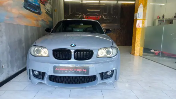 BMW 120 2008 - 14990 EUR, 230782 km - 230782km - foto 3 de 4