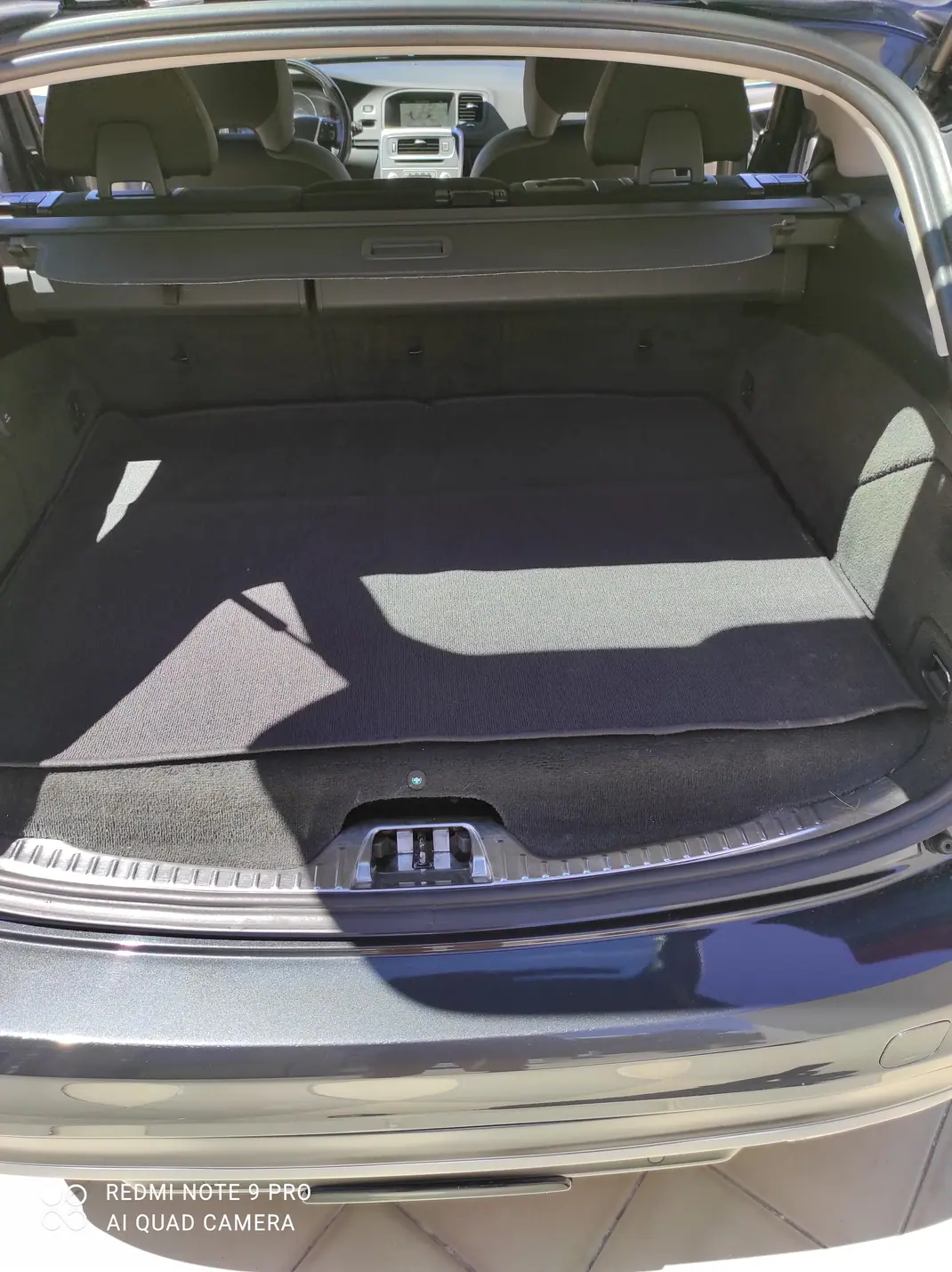 Volvo V60 2015 - 12500 EUR, 175000 km - AUTO.MOTO.pt - 175000km - foto 10 de 13