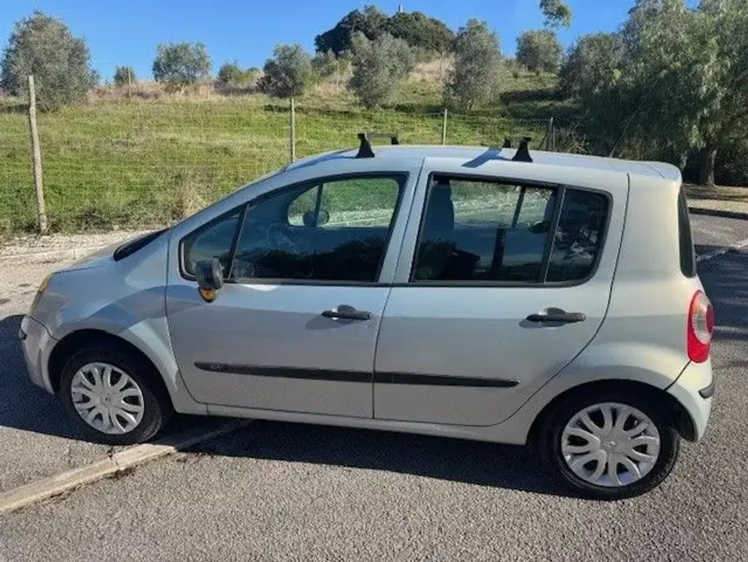 Renault Modus 2005 - 2500 EUR, 284633 km - AUTO.MOTO.pt - 284633km - foto 7 de 17