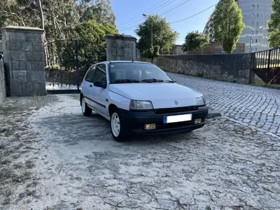 Renault Clio 1993 - 3900 EUR, 283000 km - AUTO.MOTO.pt - 283000km - foto 8 de 39