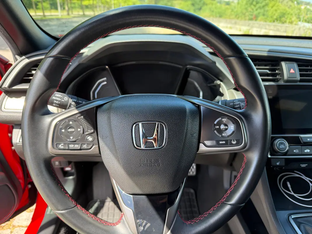 Honda Civic 2019 - 17900 EUR, 100000 km - AUTO.MOTO.pt - 100000km - foto 4 de 15