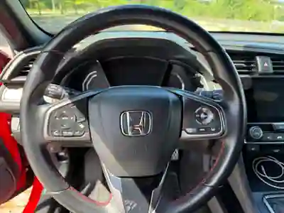 Honda Civic 2019 - 17900 EUR, 100000 km - AUTO.MOTO.pt - 100000km - foto 4 de 15