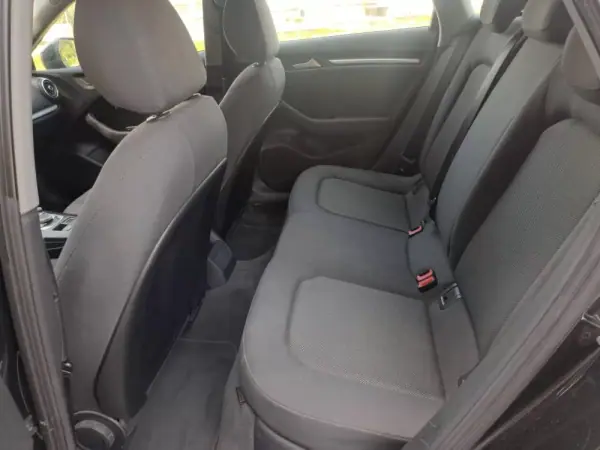 Audi A3 Sportback 2017 - 15500 EUR, 160000 km - AUTO.MOTO.pt - 160000km - foto 10 de 14