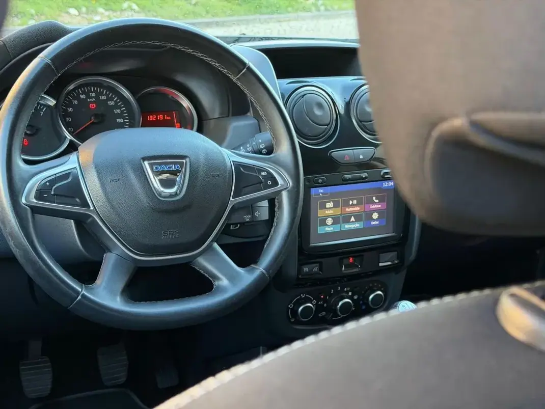 Dacia Duster 2018 - 12900 EUR, 131000 km - AUTO.MOTO.pt - 131000km - foto 9 de 31