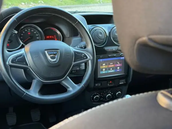 Dacia Duster 2018 - 12900 EUR, 131000 km - AUTO.MOTO.pt - 131000km - foto 9 de 31