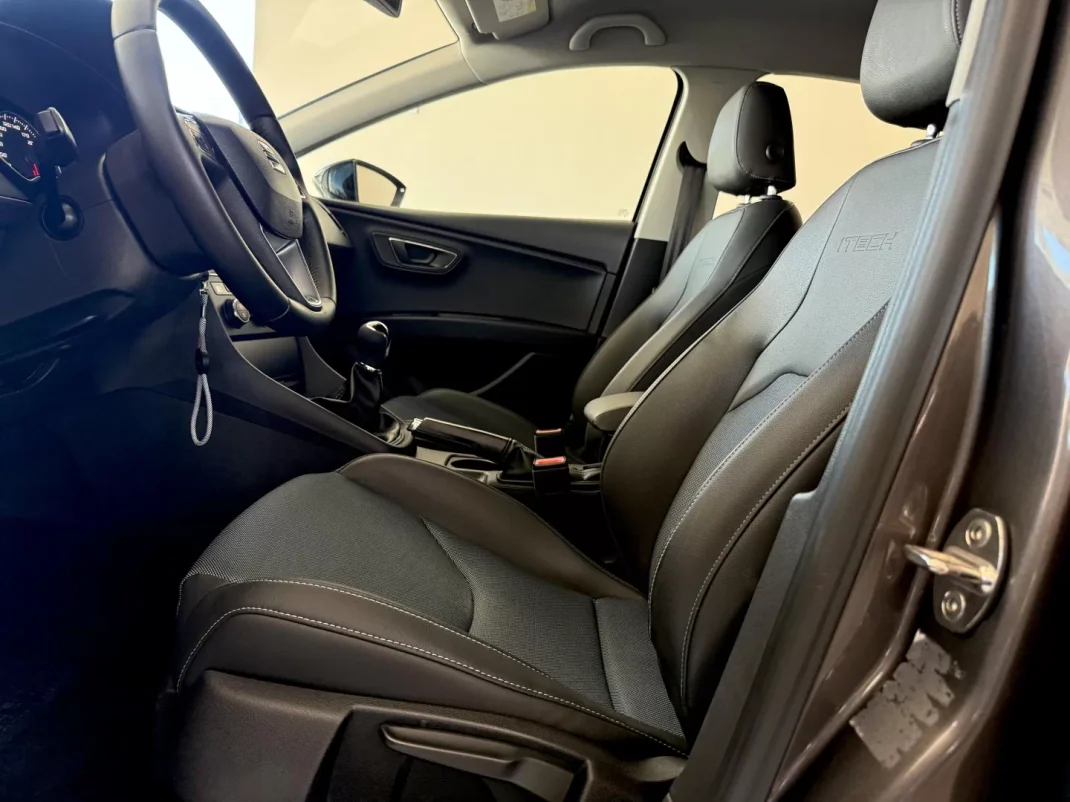 SEAT Leon 2015 - 14000 EUR, 181000 km - AUTO.MOTO.pt - 181000km - foto 45 de 92