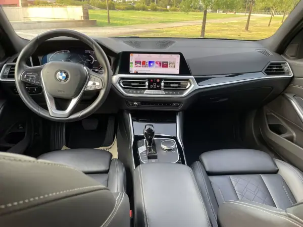 BMW 320 2022 - 34900 EUR, 136000 km - AUTO.MOTO.pt - 136000km - foto 6 de 14