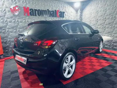 Opel Astra 2010 - 8750 EUR, 247140 km - AUTO.MOTO.pt - 247140km - foto 5 de 23