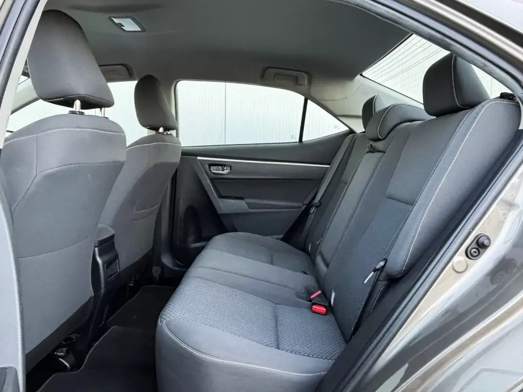 Toyota Corolla 2017 - 17200 EUR, 85000 km - AUTO.MOTO.pt - 85000km - foto 11 de 36
