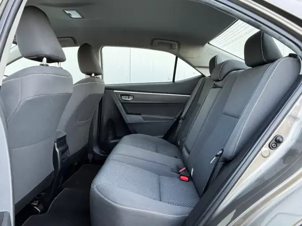 Toyota Corolla 2017 - 16450 EUR, 85000 km - AUTO.MOTO.pt - 85000km - foto 11 de 36