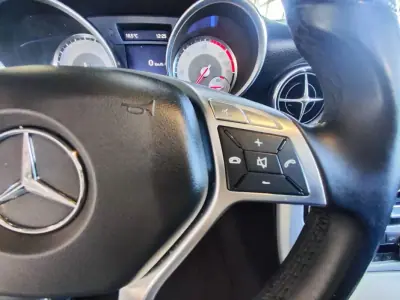 Mercedes-Benz SLK 250 2012 - 23500 EUR, 162600 km - AUTO.MOTO.pt - 162600km - foto 26 de 37