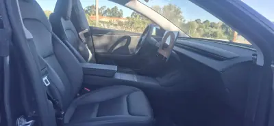 Tesla Model 3 2025 - 39750 EUR, 35000 km - 35000km - foto 13 de 21