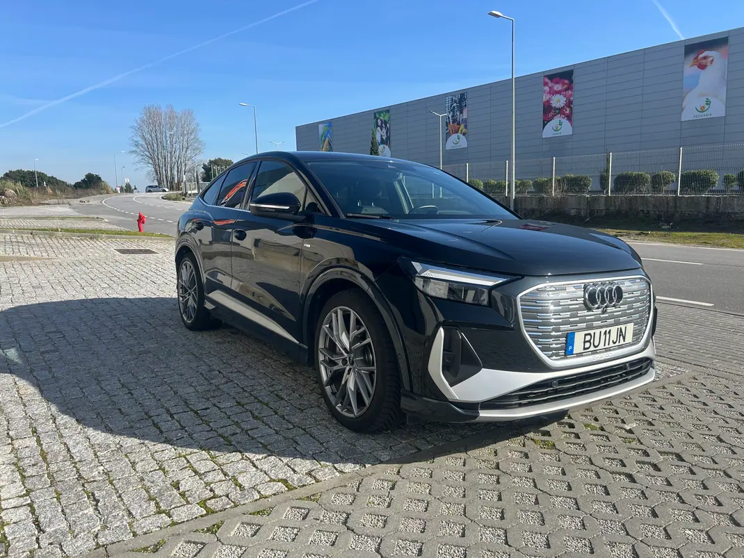 Audi Q4 e-tron 2023 - 35900 EUR, 23000 km - AUTO.MOTO.pt - 23000km - foto 8 de 12