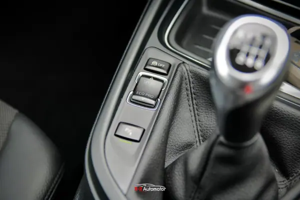BMW 320 2014 - 15990 EUR, 159000 km - AUTO.MOTO.pt - 159000km - foto 26 de 34