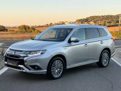 Mitsubishi Outlander 2021 — foto 5 de 37