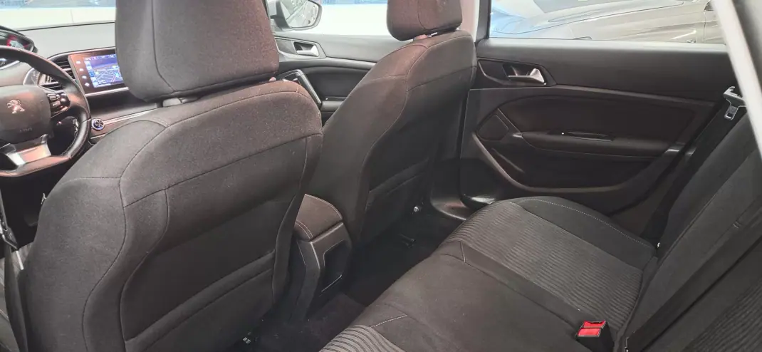 Peugeot 308 SW 2016 - 9490 EUR, 123000 km - AUTO.MOTO.pt - 123000km - foto 23 de 27