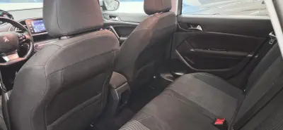 Peugeot 308 SW 2016 - 9490 EUR, 123000 km - AUTO.MOTO.pt - 123000km - foto 23 de 27