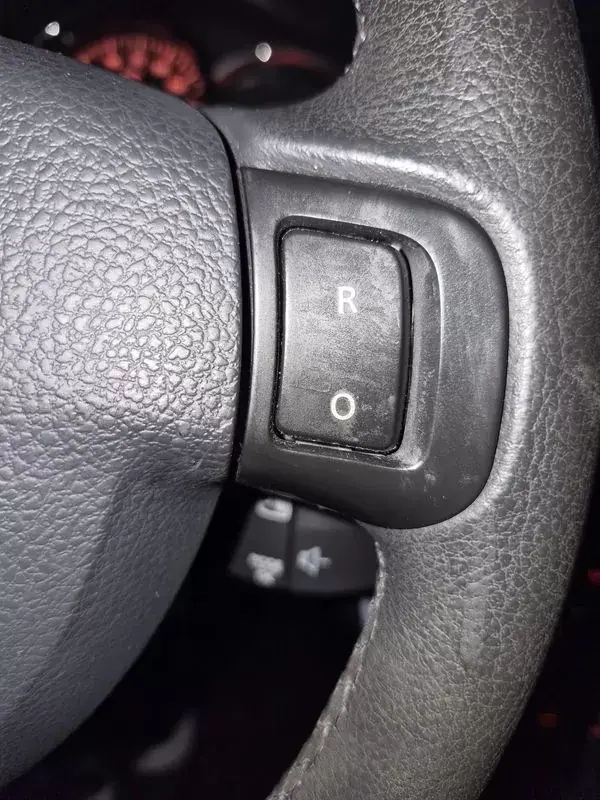 Dacia Sandero 2016 - 10499 EUR, 31976 km - AUTO.MOTO.pt - 31976km - foto 20 de 26