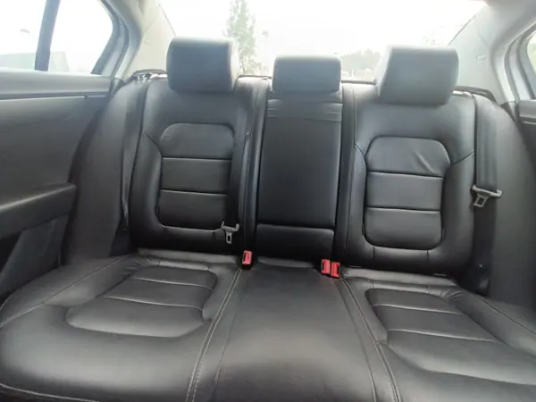 Volkswagen Passat 2012 - 7000 EUR, 305000 km - 305000km - foto 3 de 4