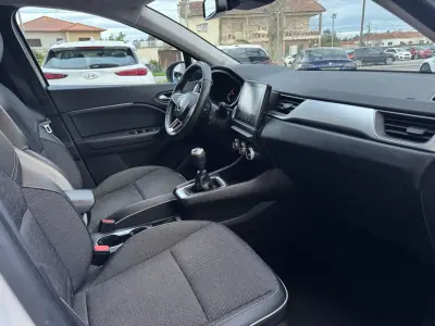 Renault Captur 2023 - 18500 EUR, 103000 km - AUTO.MOTO.pt - 103000km - foto 15 de 48