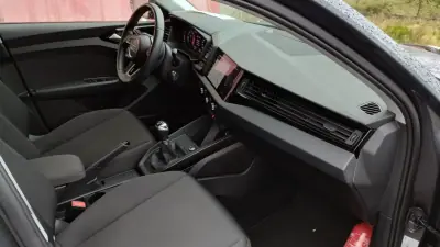 Audi A1 Sportback 2019 - 14999 EUR, 121000 km - AUTO.MOTO.pt - 121000km - foto 21 de 40