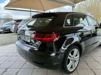 Audi A3 Sportback 2015 - 17750 EUR, 151869 km - AUTO.MOTO.pt - 151869km - foto 8 de 25