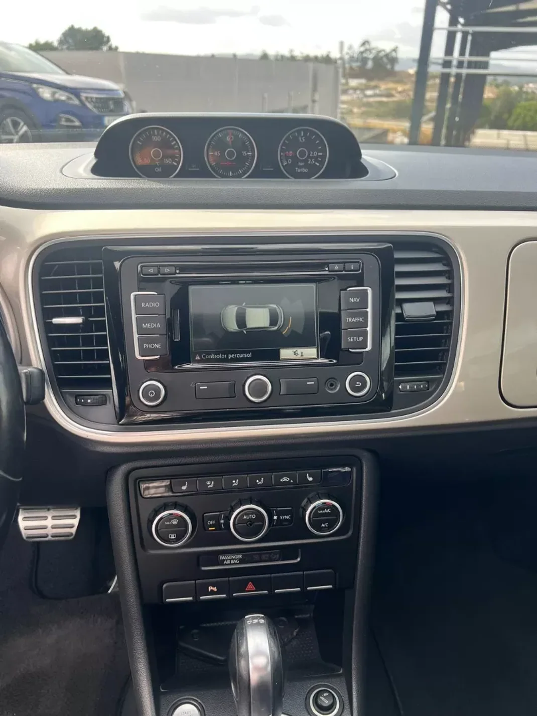 Volkswagen New Beetle 2014 - 16500 EUR, 203975 km - AUTO.MOTO.pt - 203975km - foto 9 de 9