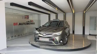 Toyota Avensis Touring Sports 2016 - 14900 EUR, 212217 km - AUTO.MOTO.pt - 212217km - foto 11 de 57