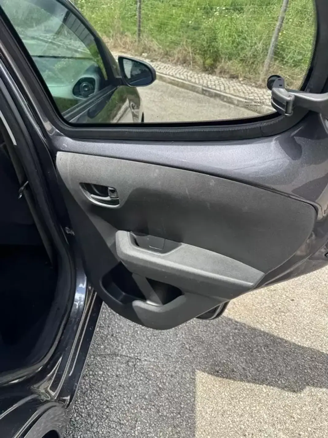 Peugeot 108 2021 - 11000 EUR, 62048 km - AUTO.MOTO.pt - 62048km - foto 27 de 32