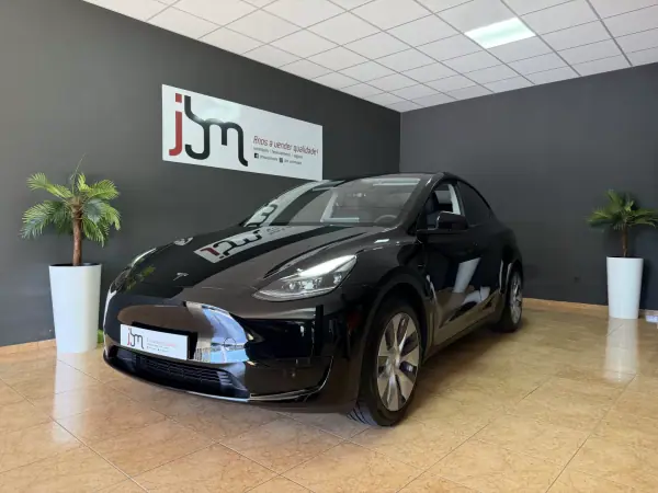 Tesla Model Y RWD 2023 Elétrico — 16 200 km · Bragança Tesla Model Y RWD 2023 Elétrico
