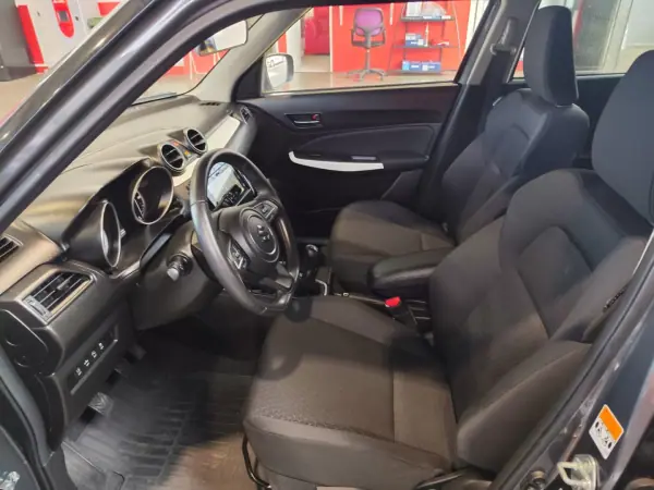 Suzuki Swift 2018 - 14990 EUR, 27855 km - AUTO.MOTO.pt - 27855km - foto 8 de 11