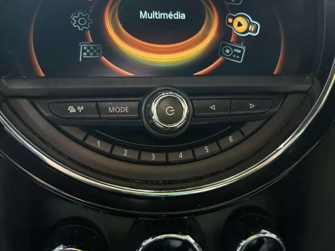 MINI 5 Portas 2016 - 13000 EUR, 203000 km - AUTO.MOTO.pt - 203000km - foto 11 de 27