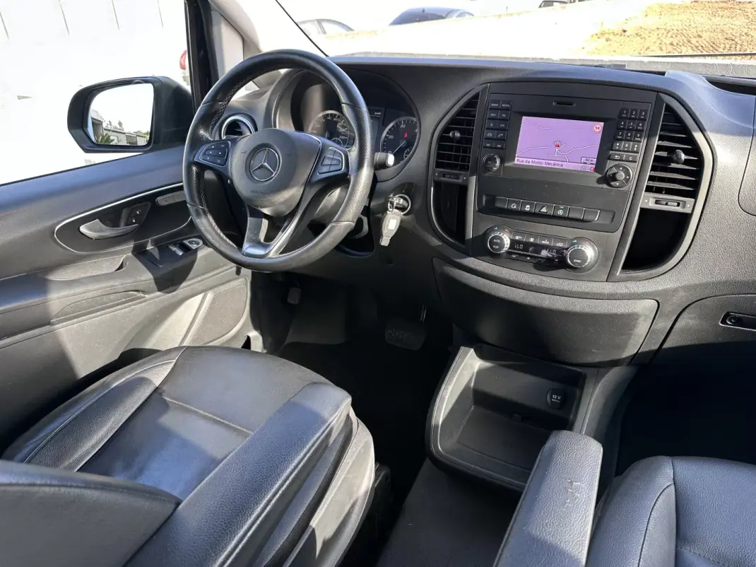 Mercedes-Benz Vito Tourer 2015 - 24900 EUR, 320000 km - AUTO.MOTO.pt - 320000km - foto 27 de 57