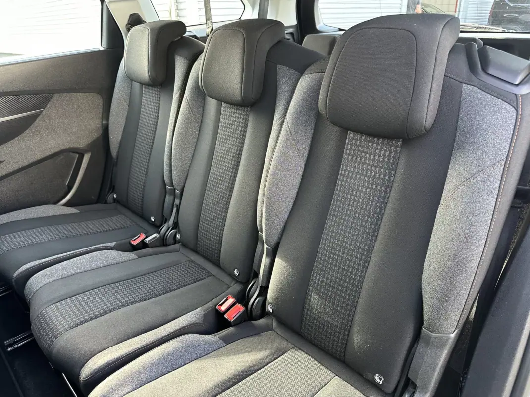 Peugeot 5008 2017 - 14900 EUR, 200000 km - 200000km - foto 25 de 63