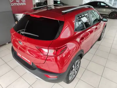 Kia Stonic 2021 - 14950 EUR, 29990 km - AUTO.MOTO.pt - 29990km - foto 12 de 33