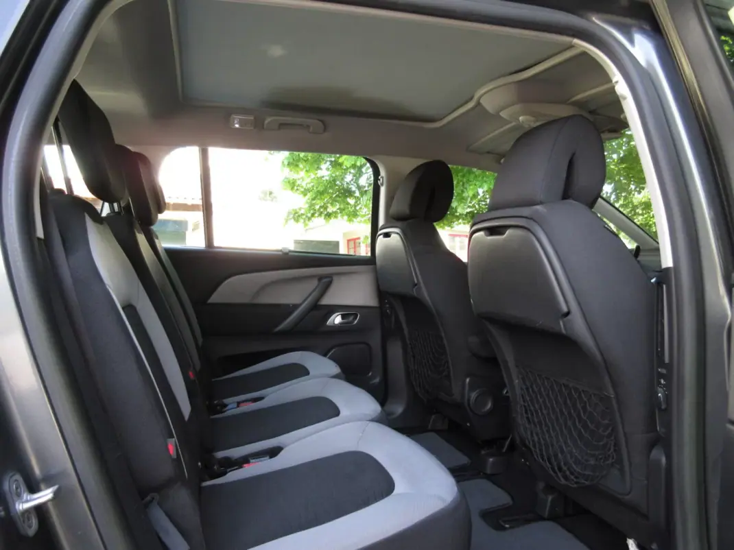 Citroën C4 Grand Picasso 2014 - 11490 EUR, 185000 km - AUTO.MOTO.pt - 185000km - foto 41 de 60