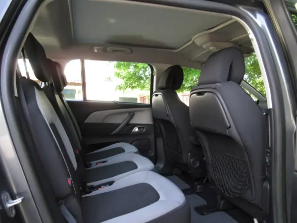 Citroën C4 Grand Picasso 2014 - 11490 EUR, 185000 km - AUTO.MOTO.pt - 185000km - foto 41 de 60
