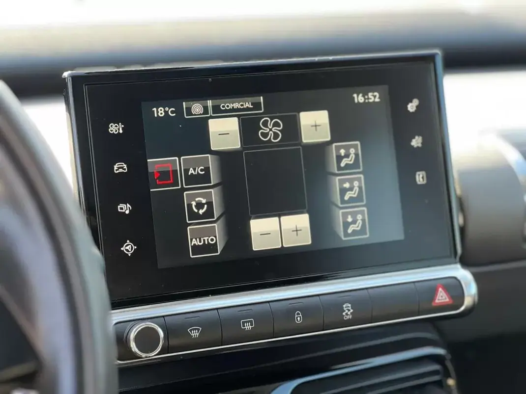 Citroën C4 Cactus 2017 - 10900 EUR, 69000 km - AUTO.MOTO.pt - 69000km - foto 7 de 16