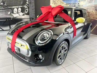 MINI Electric 2020 - 18900 EUR, 56462 km - AUTO.MOTO.pt - 56462km - foto 1 de 24