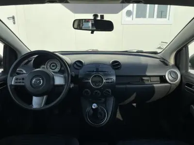 Mazda 2 2010 - 4990 EUR, 180500 km - AUTO.MOTO.pt - 180500km - foto 8 de 24