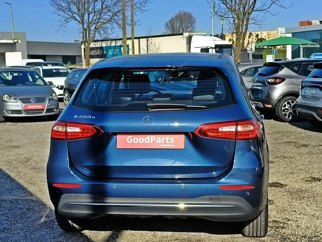 Mercedes-Benz B 250 2022 - 24990 EUR, 110440 km - 110440km - foto 7 de 33