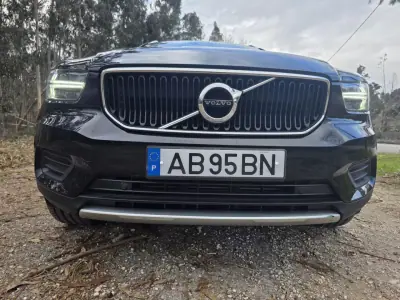 Volvo XC 40 2020 - 24500 EUR, 152300 km - AUTO.MOTO.pt - 152300km - foto 8 de 42