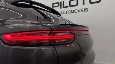 Porsche Cayenne Coupé 2019 - 77990 EUR, 59352 km - AUTO.MOTO.pt - 59352km - foto 10 de 32