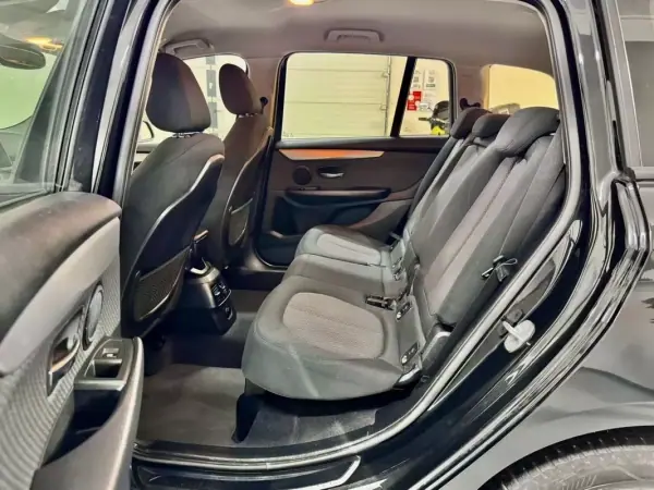 BMW 218 Gran Tourer 2018 - 14750 EUR, 148000 km - AUTO.MOTO.pt - 148000km - foto 42 de 54