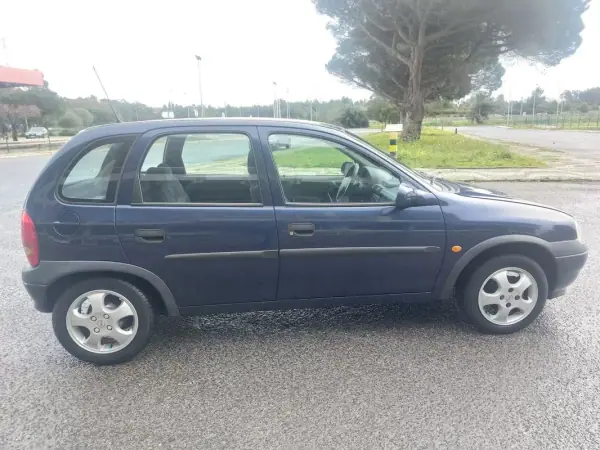 Opel Corsa 2000 - 2490 EUR, 137682 km - AUTO.MOTO.pt - 137682km - foto 9 de 27