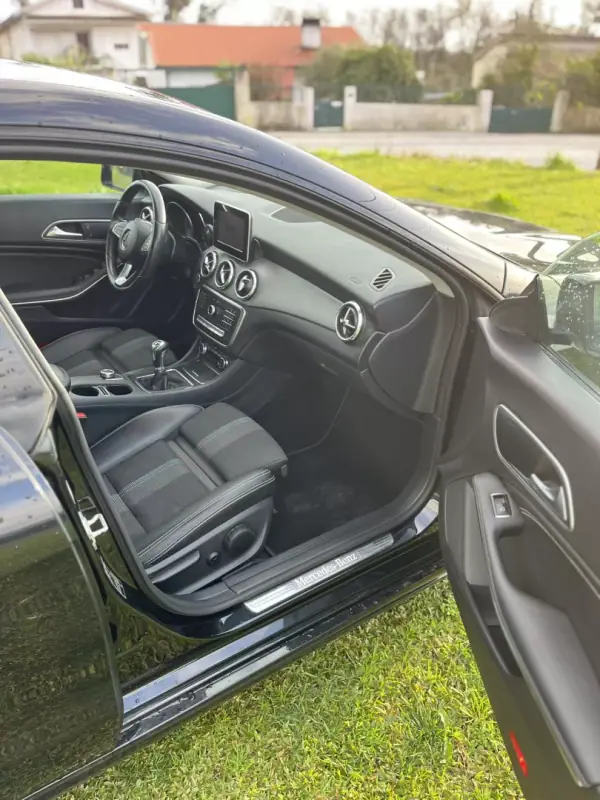 Mercedes-Benz CLA 200 2017 - 18900 EUR, 201000 km - AUTO.MOTO.pt - 201000km - foto 13 de 13